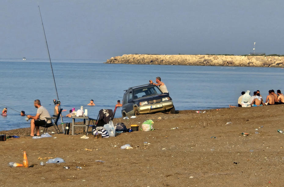Kumsalda Görülen Çarpıcı Manzara: Kurallara Rağmen Doğa Tahribi Sürüyor