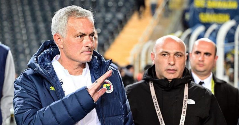 Jose Mourinho: Mutluyum çünkü ligde kazandık