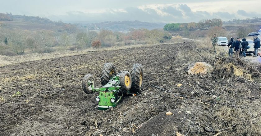 Çanakkale’de devrilen traktörün sürücüsü hayatını kaybetti