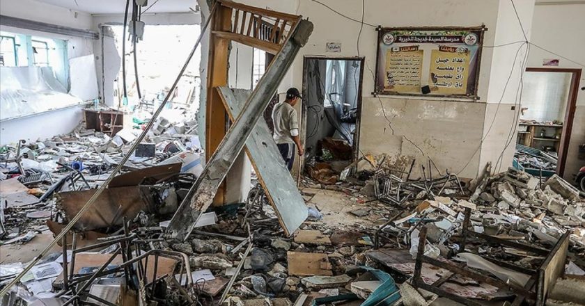 Suikastçı İsrail, Gazze’deki yerinden edilmiş insanların sığındığı okula saldırdı: 10 ölüm