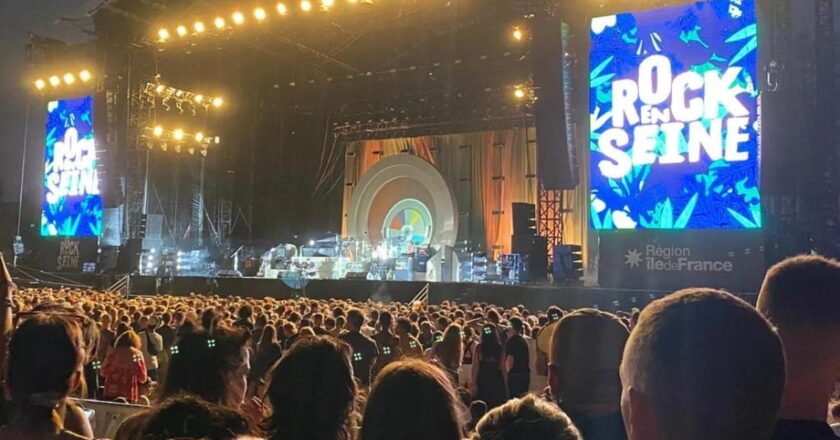 Paris’teki müzik festivaline verilen hibe, Filistin’i destekleyen grubun festivale katılımı nedeniyle geri çekildi